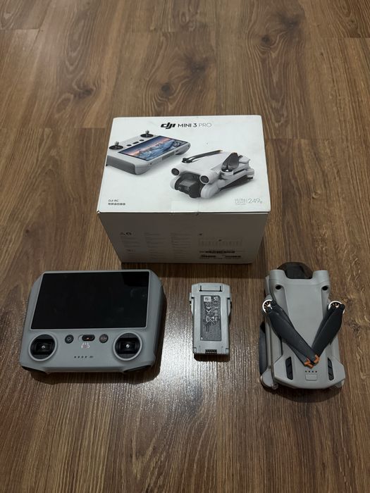 Дрон DJI Mini 3 Pro