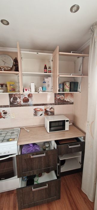 Продам кухонный гарнитур
Б,у.