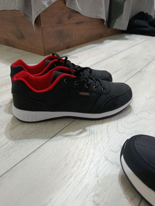 65 лева двата чифта!