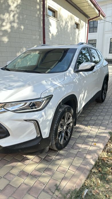 tracker 2 2024 premier