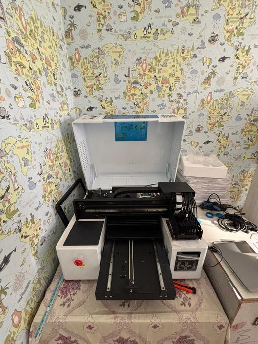 DTG принтер, термопресс, ноутбук