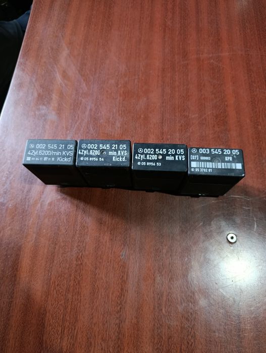 Реле бензонасоса на Мерседес