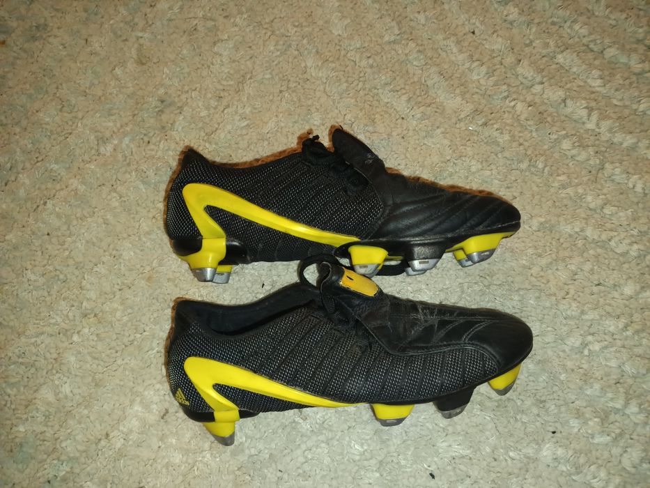 Vând ghete de fotbal adidas F50 2004