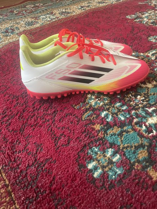 Adidas F50 sarikanoshka