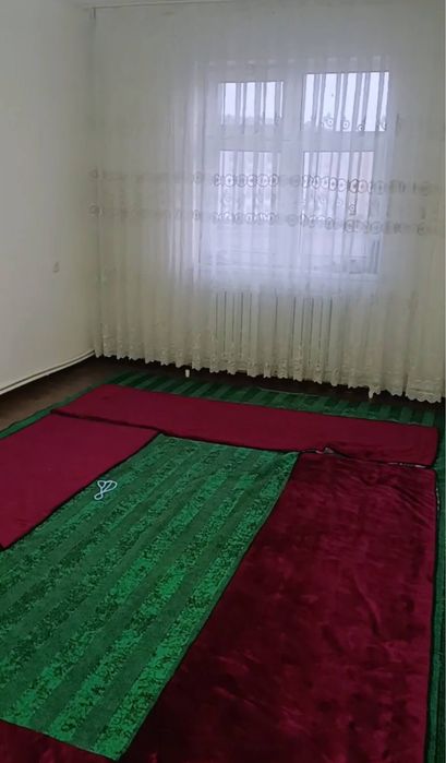 Срочно ижарага берилади 3 хона 3- етаж Тинчлик плаза олдида