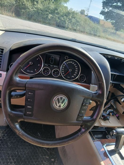 VW Touareg 3.0 TDI V6 ,224 к.с. ,автомат,60 броя на части.