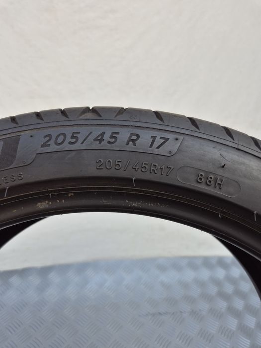 1бр 205 45 17 Michelin лятна 20г