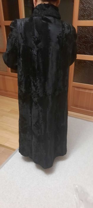 Каракульча шуба.