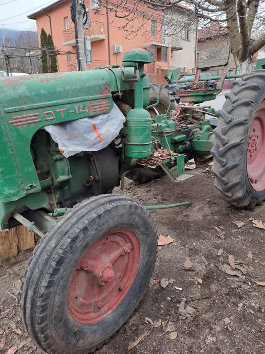 Трактор и ДТ 14 и ДТ 20 на части