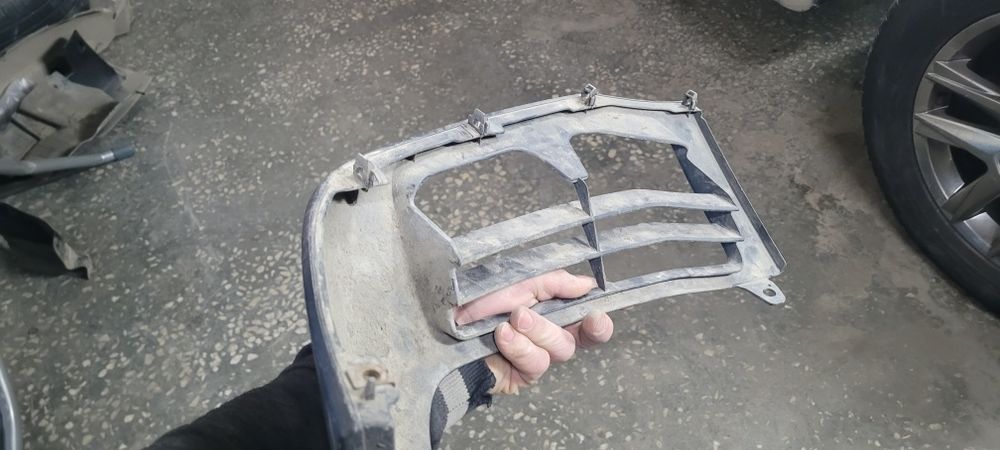 Продам клык с бампера левый rx 350 / 450 h