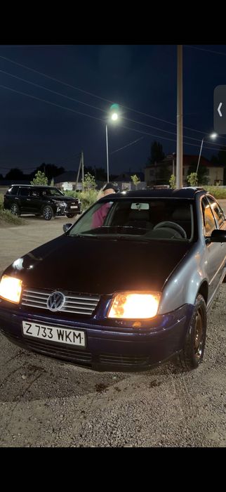 Машина Volkswagen jetta