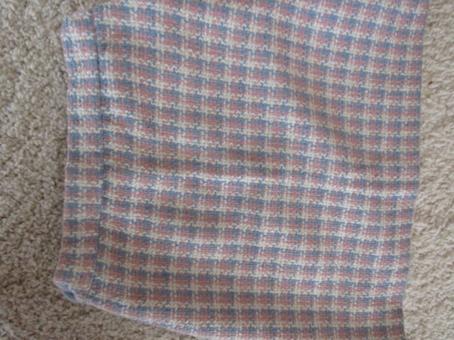 Ново костюмче за момиче с пола и сако размер 150