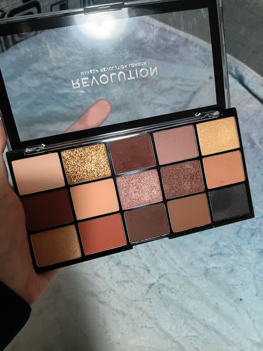 Палетка Makeup Revolution