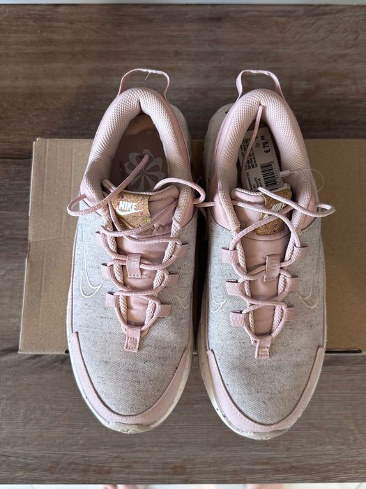 Оригинални Обувки NIKE AIR Dn ! Чисто Нови ! 39номер !