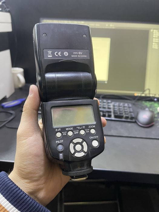 Вспышка YN560III