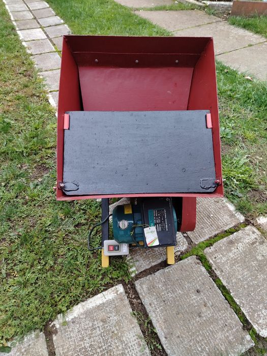 Zdrobitor electric pentru fructe