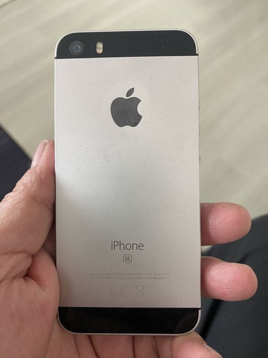 iPhone SE 32 GB продам