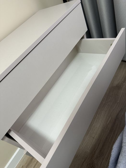 Комод с 4-мя ящиками