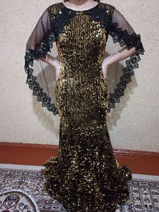 Vechrniy koylak sotiladi