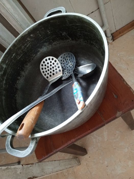 Отдам бесплатно разную посуду