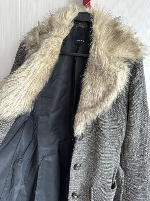 Продавам палто S размер на марката Etere