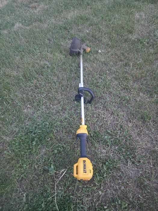 Продам триммер Dewalt