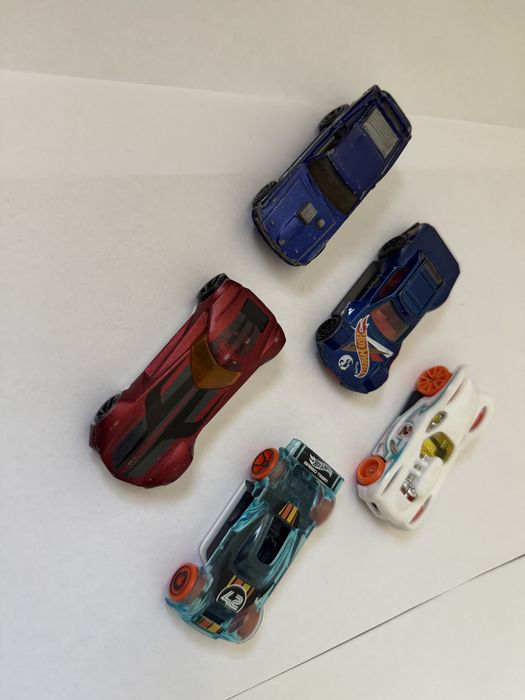 Машинки Hot wheels