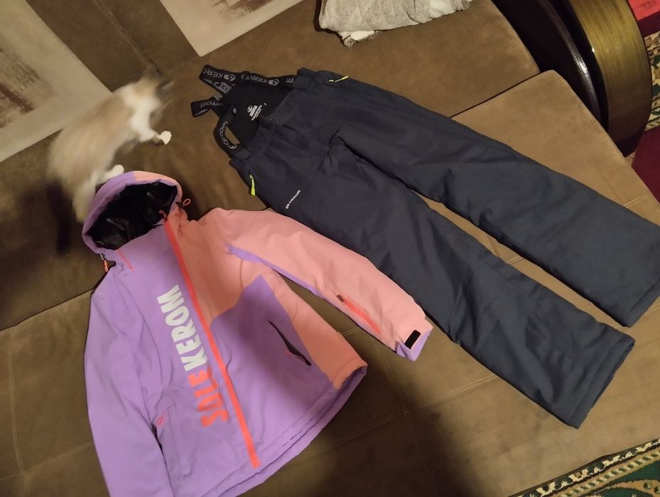 Продается горнолыжный спортивный термокостюм