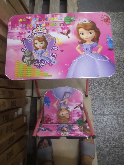 Детски чин, маса с герои