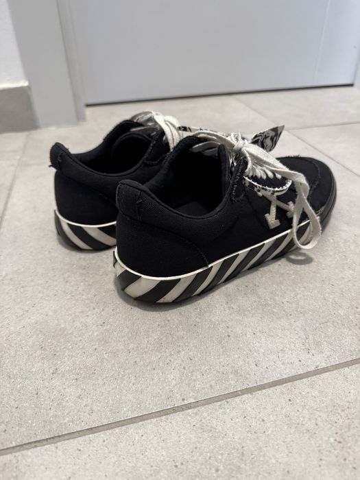 Off white vulcanized