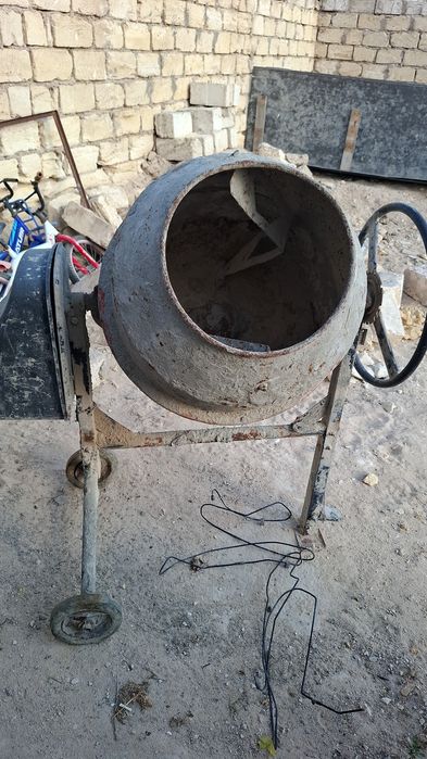 Миксер еки штук жасап тур