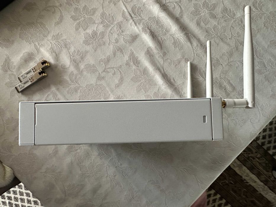 Продавам Firewall Checkpoint 770 Dual Band WiFi and PoE