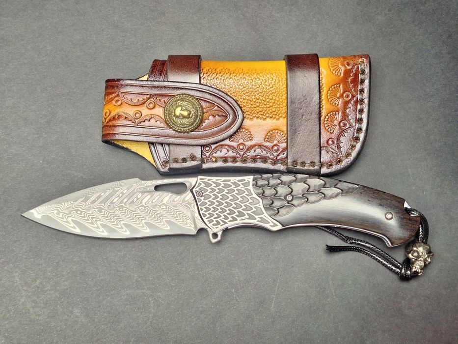 Сгъваем нож от дамаска стомана VG-10 стомана с кожен калъф