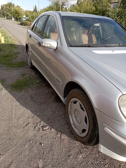 Продаётся Мерседес с200 2.1 л. дизель