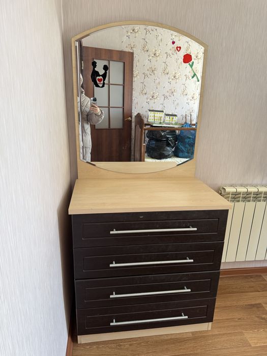 Продам спальный гарнитур