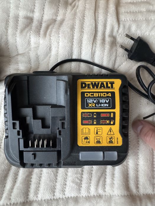 Продам ударная дрель и шуруповерт Dewalt оригинал