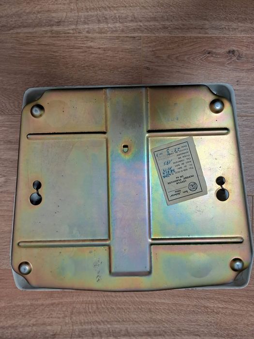 Cantar baie mecanic vechi