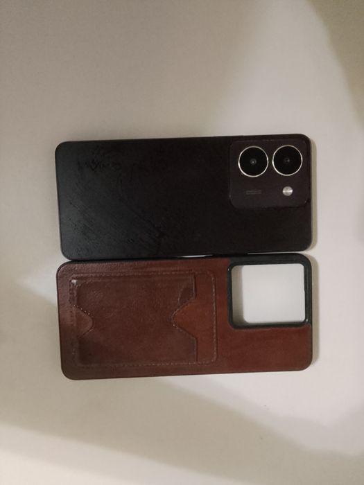 VIVO Y27 с чехолам