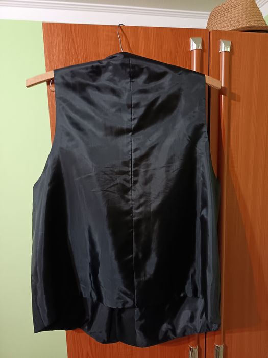 Sacou, vestă și pantaloni