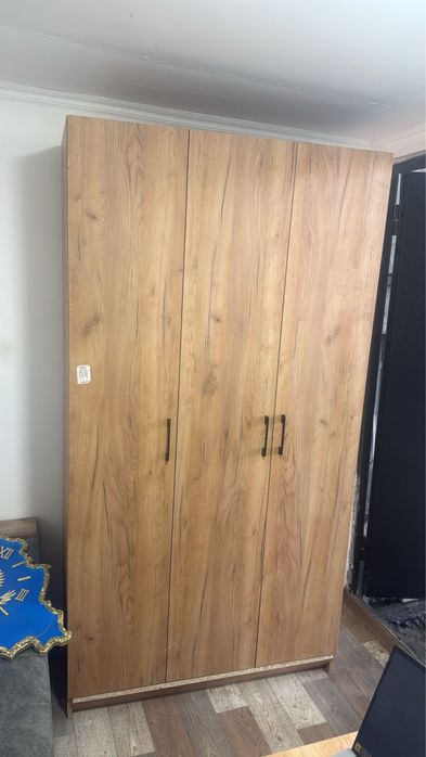 СРОЧНО Продаю Дубовый шкаф
