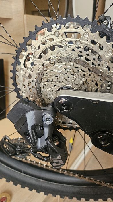 Bicicleta electrica YT Decoy full carbon