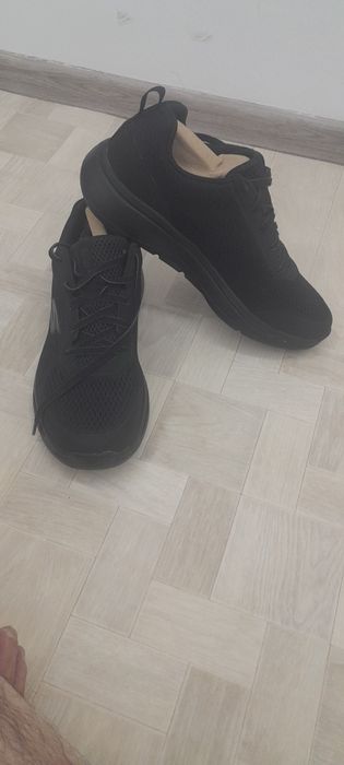 Продам кроссовки