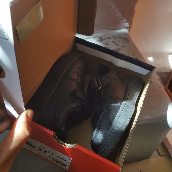 Adidasi marime 25 apawwa noi