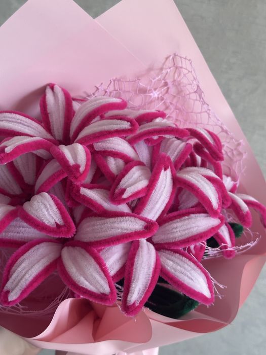 Букеты лилий из синельной проволоки