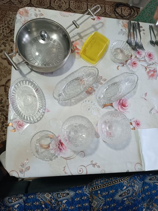 хрустальные вазы и стеклянные  посуды