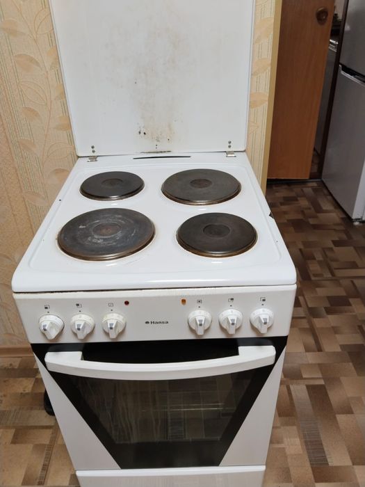 Плита 4-мя комфорками