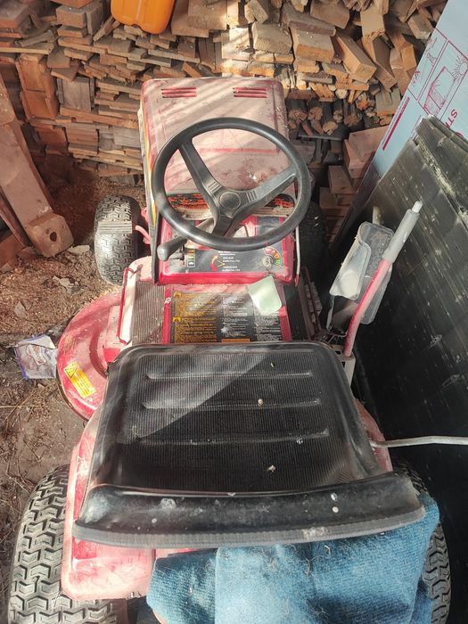 Tractoras tuns iarba Murray 12,5CP