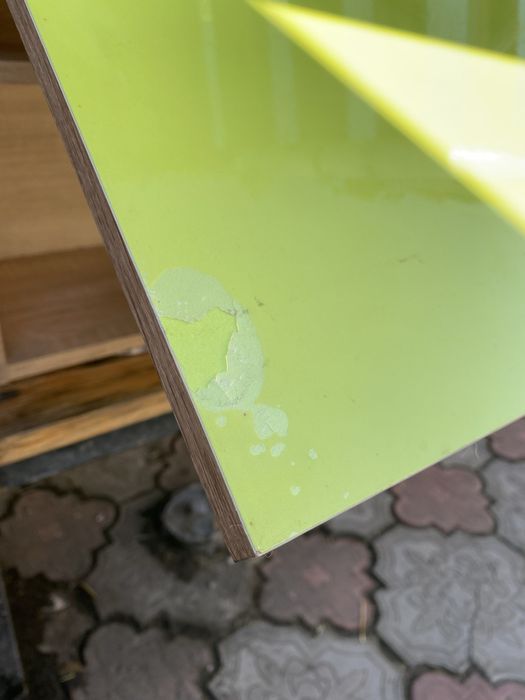 Навесной шкафчик