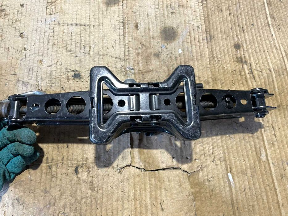 Авто Крик Авариен Крик FORD Focus C Max VOLVO S40 V50