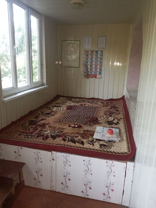 Продажа кв Городе Чирчике Турон 4  микрорайон  Трёх комнатная кв 71.61